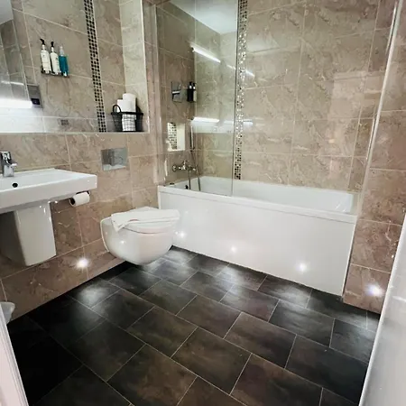 Hedley House & 3*