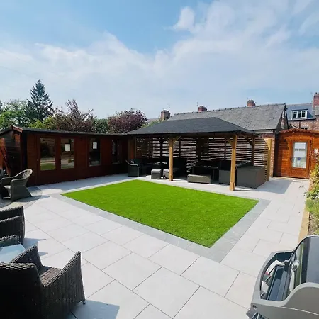 Hedley House Wellness And Отель 3*