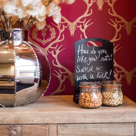 Hedley House Wellness And 3*